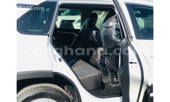 Sayi Imported Toyota 4Runner White Mota in Import - Dubai a Ashanti Sayi Imported Toyota 4Runner White Mota in Import - Dubai a Ashanti