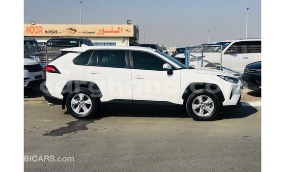 Sayi Imported Toyota 4Runner White Mota in Import - Dubai a Ashanti Sayi Imported Toyota 4Runner White Mota in Import - Dubai a Ashanti