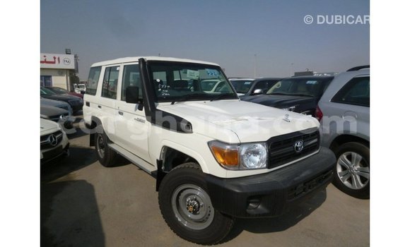 Buy Import Toyota Land Cruiser White Car in Import - Dubai in Ashanti Buy Import Toyota Land Cruiser White Car in Import - Dubai in Ashanti