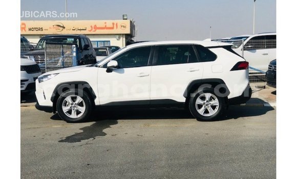 Sayi Imported Toyota 4Runner White Mota in Import - Dubai a Ashanti Sayi Imported Toyota 4Runner White Mota in Import - Dubai a Ashanti