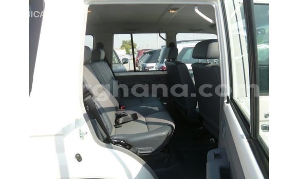 Buy Import Toyota Land Cruiser White Car in Import - Dubai in Ashanti Buy Import Toyota Land Cruiser White Car in Import - Dubai in Ashanti