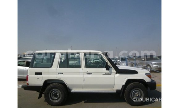 Buy Import Toyota Land Cruiser White Car in Import - Dubai in Ashanti Buy Import Toyota Land Cruiser White Car in Import - Dubai in Ashanti