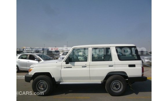 Buy Import Toyota Land Cruiser White Car in Import - Dubai in Ashanti Buy Import Toyota Land Cruiser White Car in Import - Dubai in Ashanti