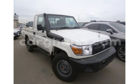 Buy Import Toyota Land Cruiser White Car in Import - Dubai in Ashanti Buy Import Toyota Land Cruiser White Car in Import - Dubai in Ashanti