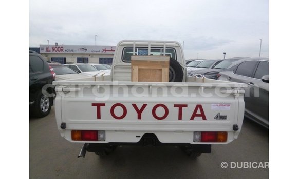Buy Import Toyota Land Cruiser White Car in Import - Dubai in Ashanti Buy Import Toyota Land Cruiser White Car in Import - Dubai in Ashanti