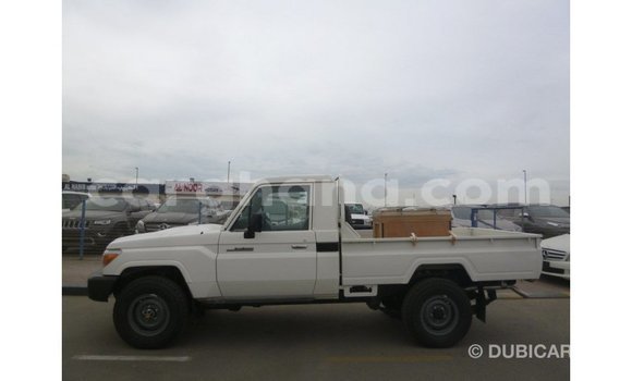 Buy Import Toyota Land Cruiser White Car in Import - Dubai in Ashanti Buy Import Toyota Land Cruiser White Car in Import - Dubai in Ashanti