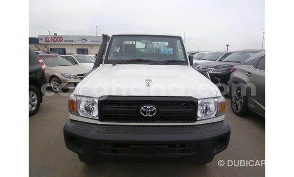 Buy Import Toyota Land Cruiser White Car in Import - Dubai in Ashanti Buy Import Toyota Land Cruiser White Car in Import - Dubai in Ashanti