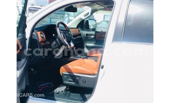 Sayi Imported Toyota Tundra White Mota in Import - Dubai a Ashanti Sayi Imported Toyota Tundra White Mota in Import - Dubai a Ashanti