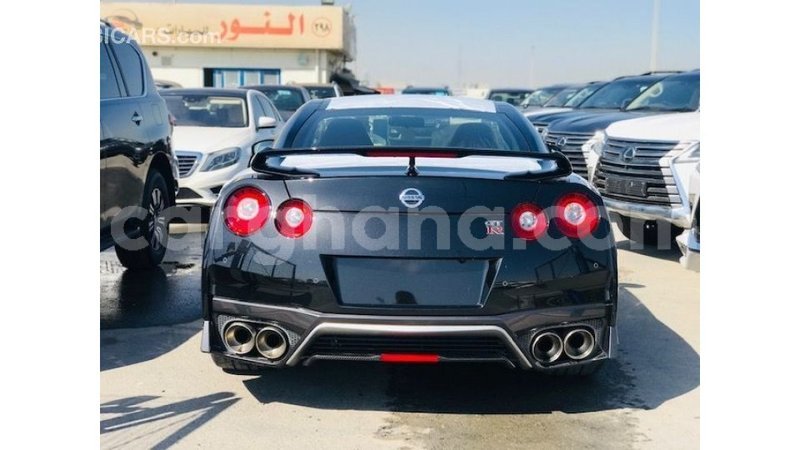 Big with watermark nissan gt r ashanti import dubai 21170