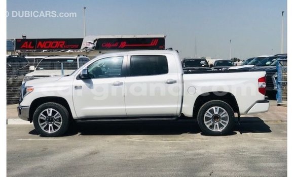 Sayi Imported Toyota Tundra White Mota in Import - Dubai a Ashanti Sayi Imported Toyota Tundra White Mota in Import - Dubai a Ashanti