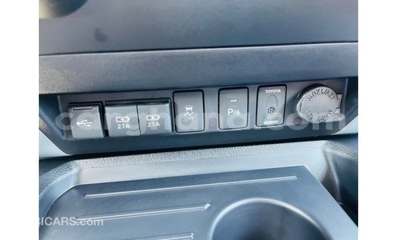 Sayi Imported Toyota Tundra White Mota in Import - Dubai a Ashanti Sayi Imported Toyota Tundra White Mota in Import - Dubai a Ashanti