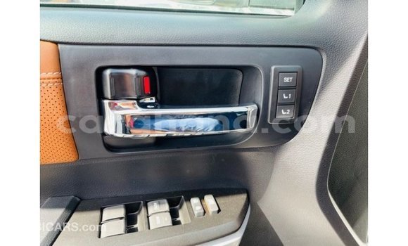 Sayi Imported Toyota Tundra White Mota in Import - Dubai a Ashanti Sayi Imported Toyota Tundra White Mota in Import - Dubai a Ashanti