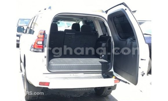 Sayi Imported Toyota Prado White Mota in Import - Dubai a Ashanti Sayi Imported Toyota Prado White Mota in Import - Dubai a Ashanti