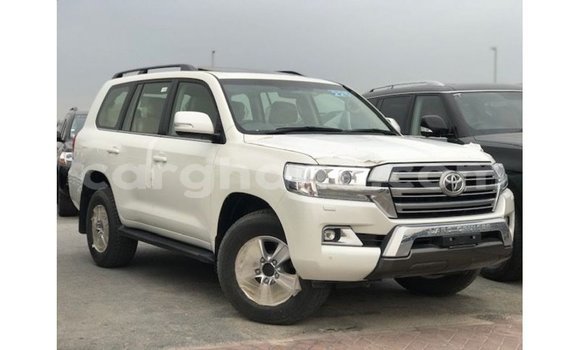 Sayi Imported Toyota Land Cruiser White Mota in Import - Dubai a Ashanti Sayi Imported Toyota Land Cruiser White Mota in Import - Dubai a Ashanti