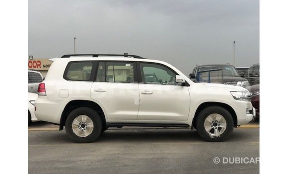 Buy Import Toyota Land Cruiser White Car in Import - Dubai in Ashanti Buy Import Toyota Land Cruiser White Car in Import - Dubai in Ashanti