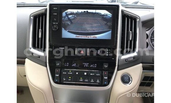 Buy Import Toyota Land Cruiser White Car in Import - Dubai in Ashanti Buy Import Toyota Land Cruiser White Car in Import - Dubai in Ashanti