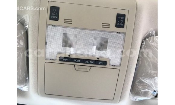 Buy Import Toyota Land Cruiser White Car in Import - Dubai in Ashanti Buy Import Toyota Land Cruiser White Car in Import - Dubai in Ashanti