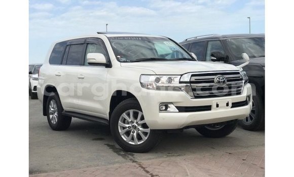 Sayi Imported Toyota Land Cruiser White Mota in Import - Dubai a Ashanti Sayi Imported Toyota Land Cruiser White Mota in Import - Dubai a Ashanti