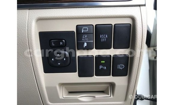 Sayi Imported Toyota Land Cruiser White Mota in Import - Dubai a Ashanti Sayi Imported Toyota Land Cruiser White Mota in Import - Dubai a Ashanti