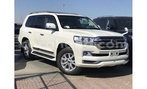 Buy Import Toyota Land Cruiser White Car in Import - Dubai in Ashanti Buy Import Toyota Land Cruiser White Car in Import - Dubai in Ashanti