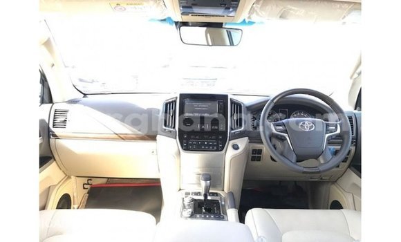 Buy Import Toyota Land Cruiser White Car in Import - Dubai in Ashanti Buy Import Toyota Land Cruiser White Car in Import - Dubai in Ashanti