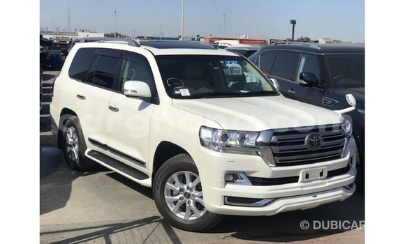 Buy Import Toyota Land Cruiser White Car in Import - Dubai in Ashanti Buy Import Toyota Land Cruiser White Car in Import - Dubai in Ashanti