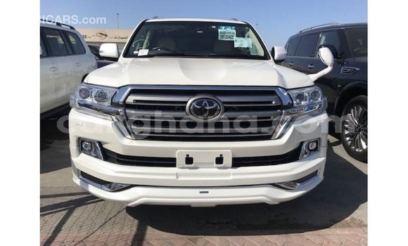 Buy Import Toyota Land Cruiser White Car in Import - Dubai in Ashanti Buy Import Toyota Land Cruiser White Car in Import - Dubai in Ashanti