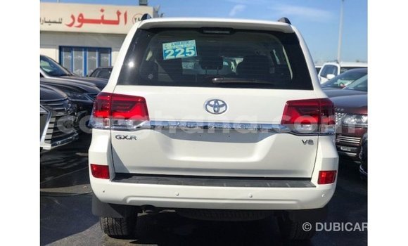 Ra Imported Toyota Land Cruiser funfun Ọkọ̀ in Import - Dubai ni Ashanti Ra Imported Toyota Land Cruiser funfun Ọkọ̀ in Import - Dubai ni Ashanti