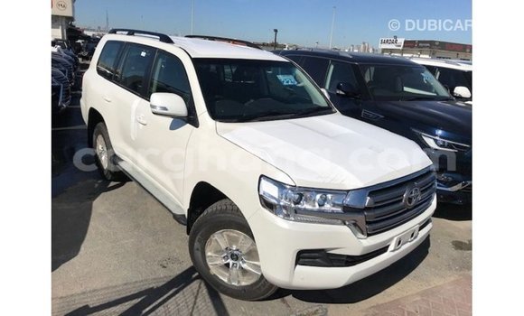 Ra Imported Toyota Land Cruiser funfun Ọkọ̀ in Import - Dubai ni Ashanti Ra Imported Toyota Land Cruiser funfun Ọkọ̀ in Import - Dubai ni Ashanti