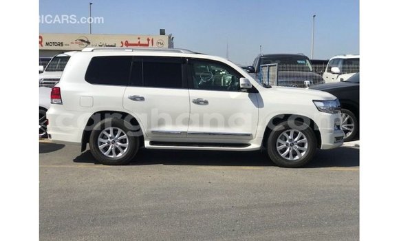 Buy Import Toyota Land Cruiser White Car in Import - Dubai in Ashanti Buy Import Toyota Land Cruiser White Car in Import - Dubai in Ashanti