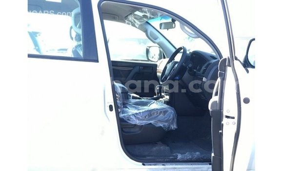 Ra Imported Toyota Land Cruiser funfun Ọkọ̀ in Import - Dubai ni Ashanti Ra Imported Toyota Land Cruiser funfun Ọkọ̀ in Import - Dubai ni Ashanti