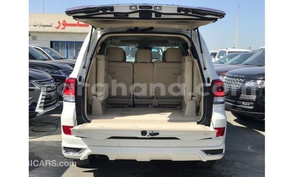 Buy Import Toyota Land Cruiser White Car in Import - Dubai in Ashanti Buy Import Toyota Land Cruiser White Car in Import - Dubai in Ashanti