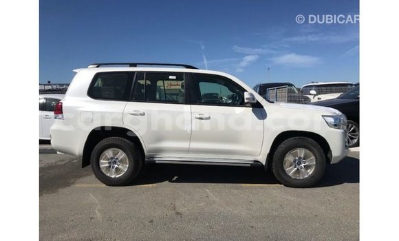 Ra Imported Toyota Land Cruiser funfun Ọkọ̀ in Import - Dubai ni Ashanti Ra Imported Toyota Land Cruiser funfun Ọkọ̀ in Import - Dubai ni Ashanti