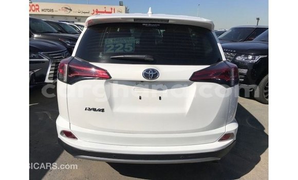 Ra Imported Toyota 4Runner funfun Ọkọ̀ in Import - Dubai ni Ashanti Ra Imported Toyota 4Runner funfun Ọkọ̀ in Import - Dubai ni Ashanti