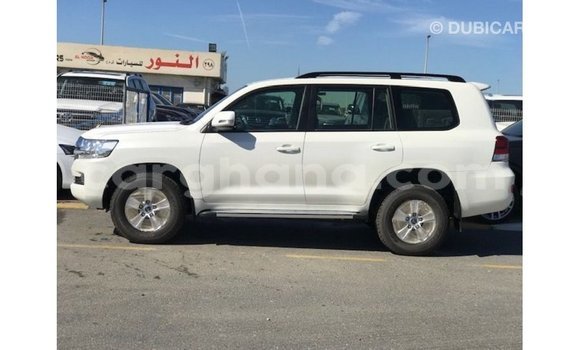 Ra Imported Toyota Land Cruiser funfun Ọkọ̀ in Import - Dubai ni Ashanti Ra Imported Toyota Land Cruiser funfun Ọkọ̀ in Import - Dubai ni Ashanti