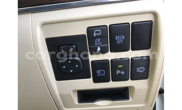 Buy Import Toyota Land Cruiser White Car in Import - Dubai in Ashanti Buy Import Toyota Land Cruiser White Car in Import - Dubai in Ashanti
