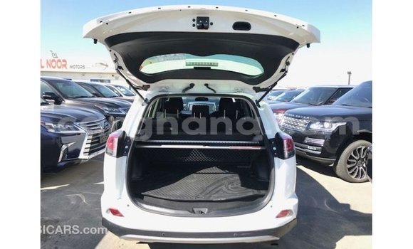 Ra Imported Toyota 4Runner funfun Ọkọ̀ in Import - Dubai ni Ashanti Ra Imported Toyota 4Runner funfun Ọkọ̀ in Import - Dubai ni Ashanti