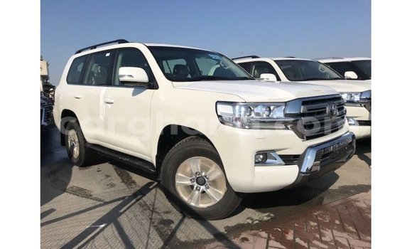 Sayi Imported Toyota Land Cruiser White Mota in Import - Dubai a Ashanti Sayi Imported Toyota Land Cruiser White Mota in Import - Dubai a Ashanti