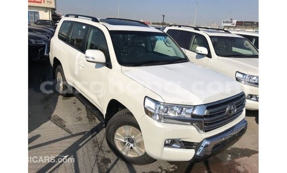 Sayi Imported Toyota Land Cruiser White Mota in Import - Dubai a Ashanti Sayi Imported Toyota Land Cruiser White Mota in Import - Dubai a Ashanti