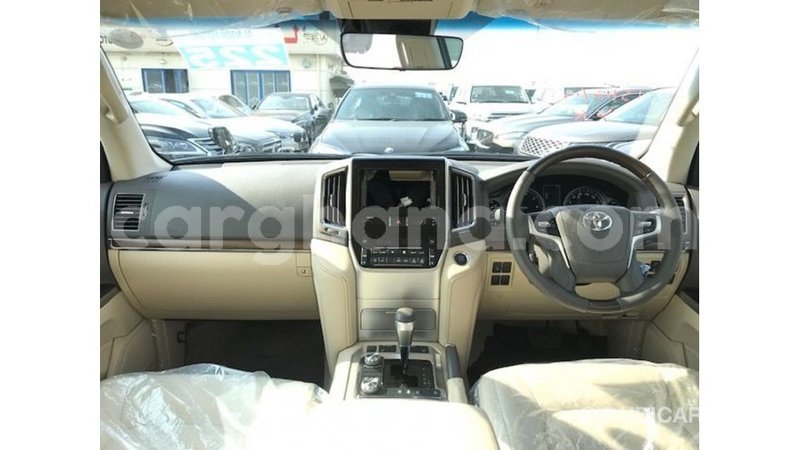 Big with watermark toyota land cruiser ashanti import dubai 21187