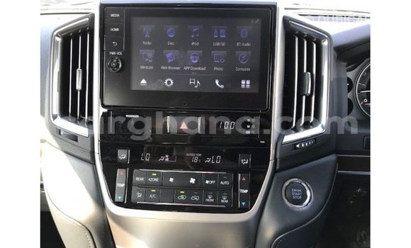 Sayi Imported Toyota Land Cruiser White Mota in Import - Dubai a Ashanti Sayi Imported Toyota Land Cruiser White Mota in Import - Dubai a Ashanti