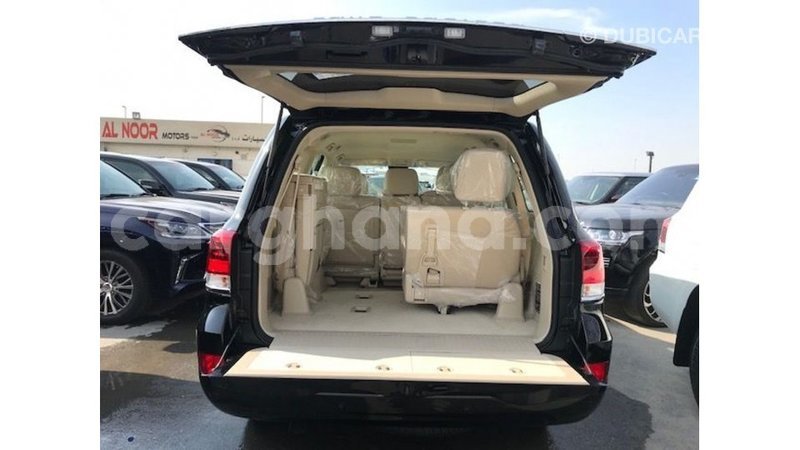 Big with watermark toyota land cruiser ashanti import dubai 21187