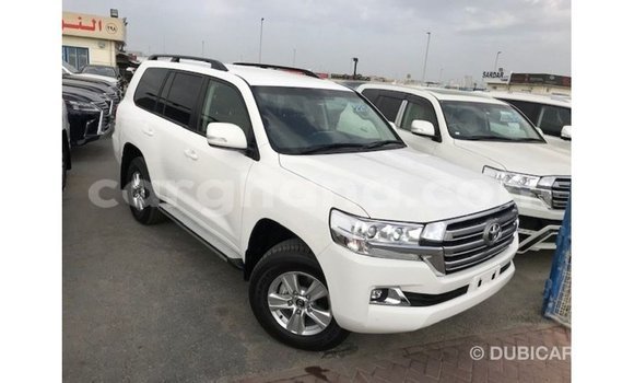 Sayi Imported Toyota Land Cruiser White Mota in Import - Dubai a Ashanti Sayi Imported Toyota Land Cruiser White Mota in Import - Dubai a Ashanti