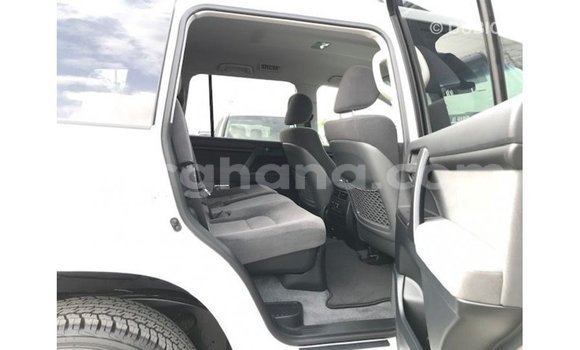 Sayi Imported Toyota Land Cruiser White Mota in Import - Dubai a Ashanti Sayi Imported Toyota Land Cruiser White Mota in Import - Dubai a Ashanti
