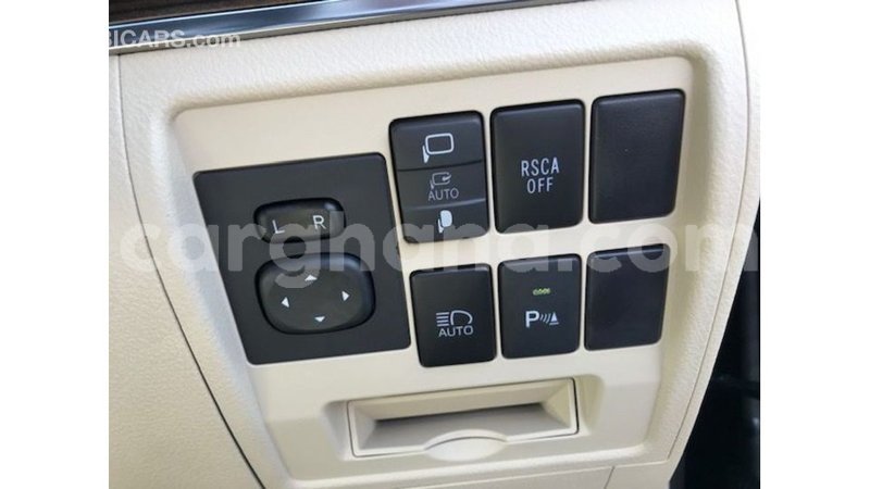 Big with watermark toyota land cruiser ashanti import dubai 21187