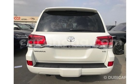 Buy Import Toyota Land Cruiser White Car in Import - Dubai in Ashanti Buy Import Toyota Land Cruiser White Car in Import - Dubai in Ashanti