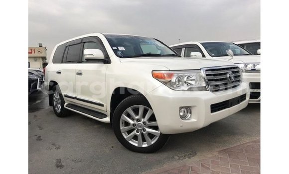 Buy Import Toyota Land Cruiser White Car in Import - Dubai in Ashanti Buy Import Toyota Land Cruiser White Car in Import - Dubai in Ashanti