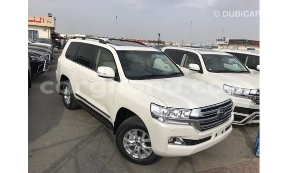 Buy Import Toyota Land Cruiser White Car in Import - Dubai in Ashanti Buy Import Toyota Land Cruiser White Car in Import - Dubai in Ashanti