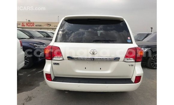 Buy Import Toyota Land Cruiser White Car in Import - Dubai in Ashanti Buy Import Toyota Land Cruiser White Car in Import - Dubai in Ashanti