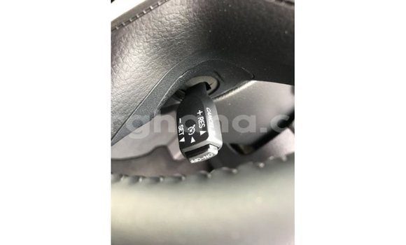 Sayi Imported Toyota Land Cruiser White Mota in Import - Dubai a Ashanti Sayi Imported Toyota Land Cruiser White Mota in Import - Dubai a Ashanti